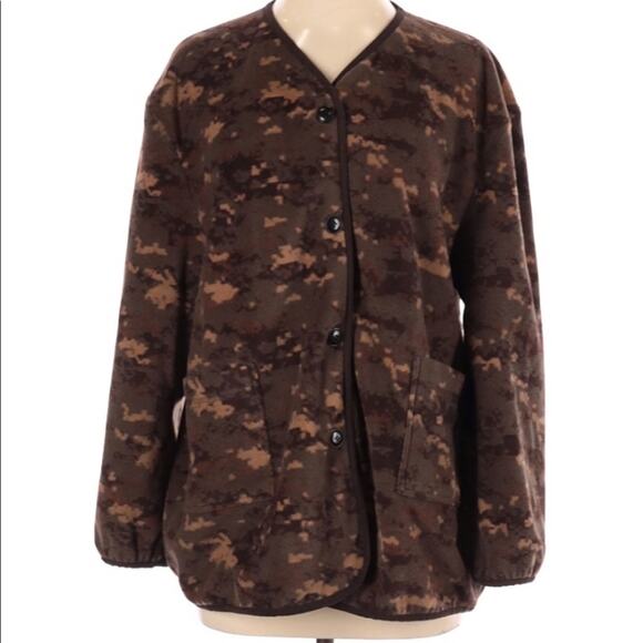 Made by Fleamadonna Sweaters - Urban Outfitters Made by Fleamadonna camo velour fleece cardigan, size small